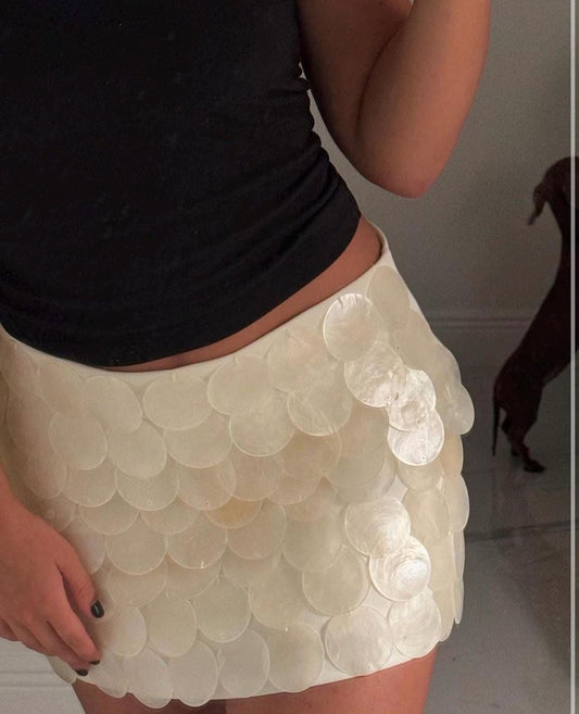 Breezy Shell skirt (in front only)